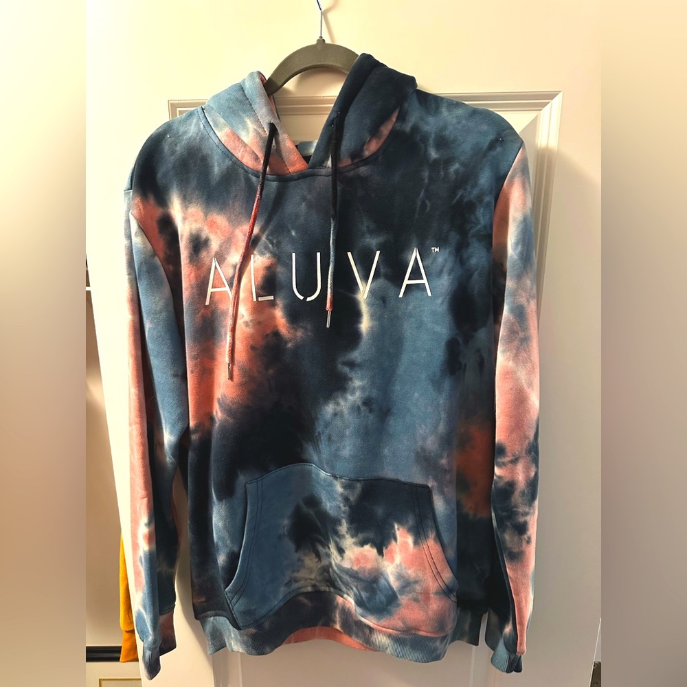 NEW 🆕 Aluva Tye Dye Hoodie, size Medium